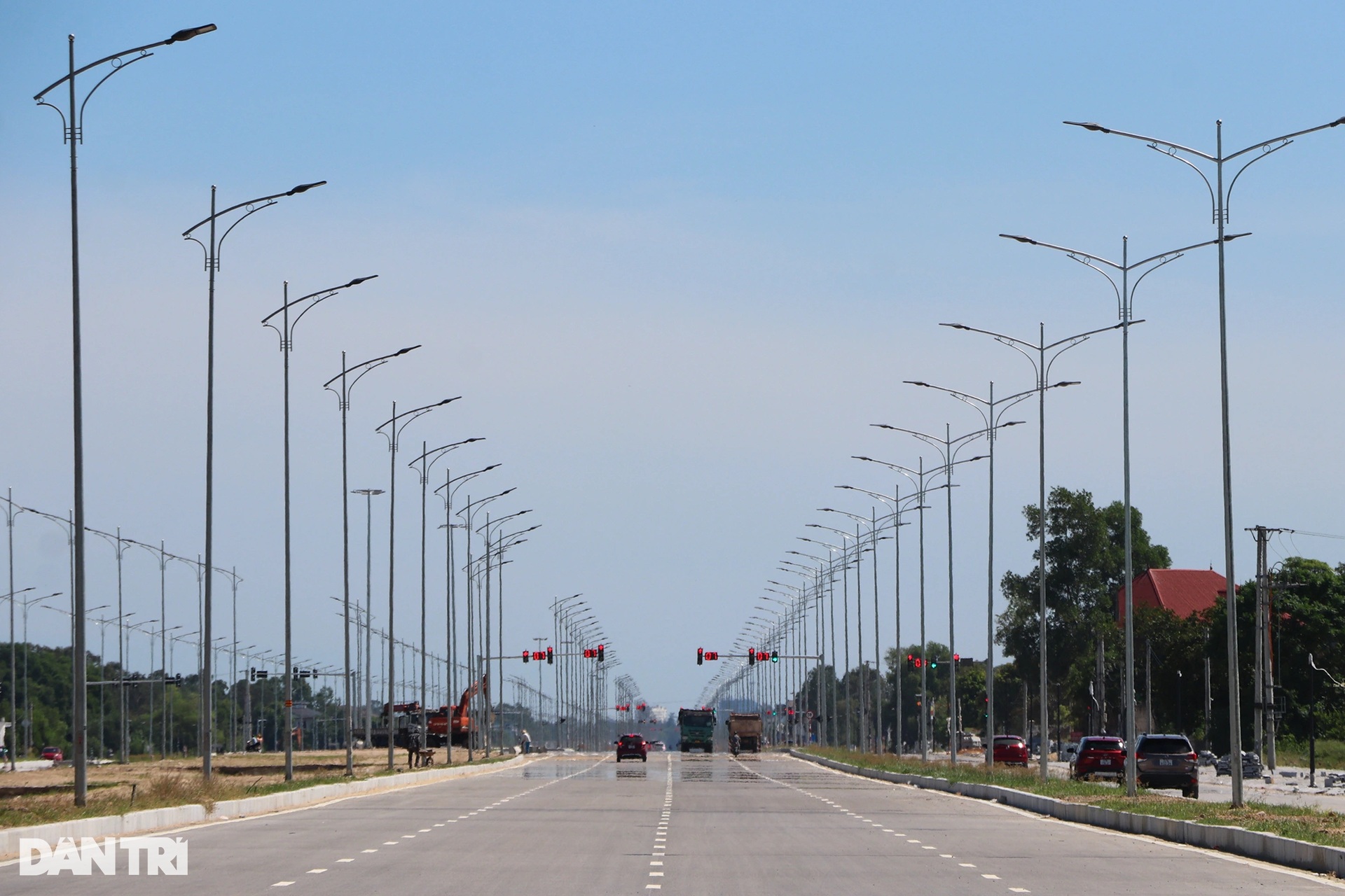 Diện mạo con đường hơn 2.800 tỷ đồng, rộng nhất Nghệ An - 1 Diện mạo con đường hơn 2.800 tỷ đồng, rộng nhất Nghệ An - 1