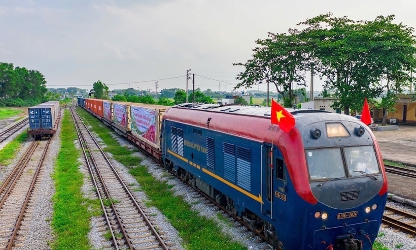 Kiểm tra thực tế tiến độ của dự án đường sắt Lào Cai-Hà Nội-Hải Phòng
